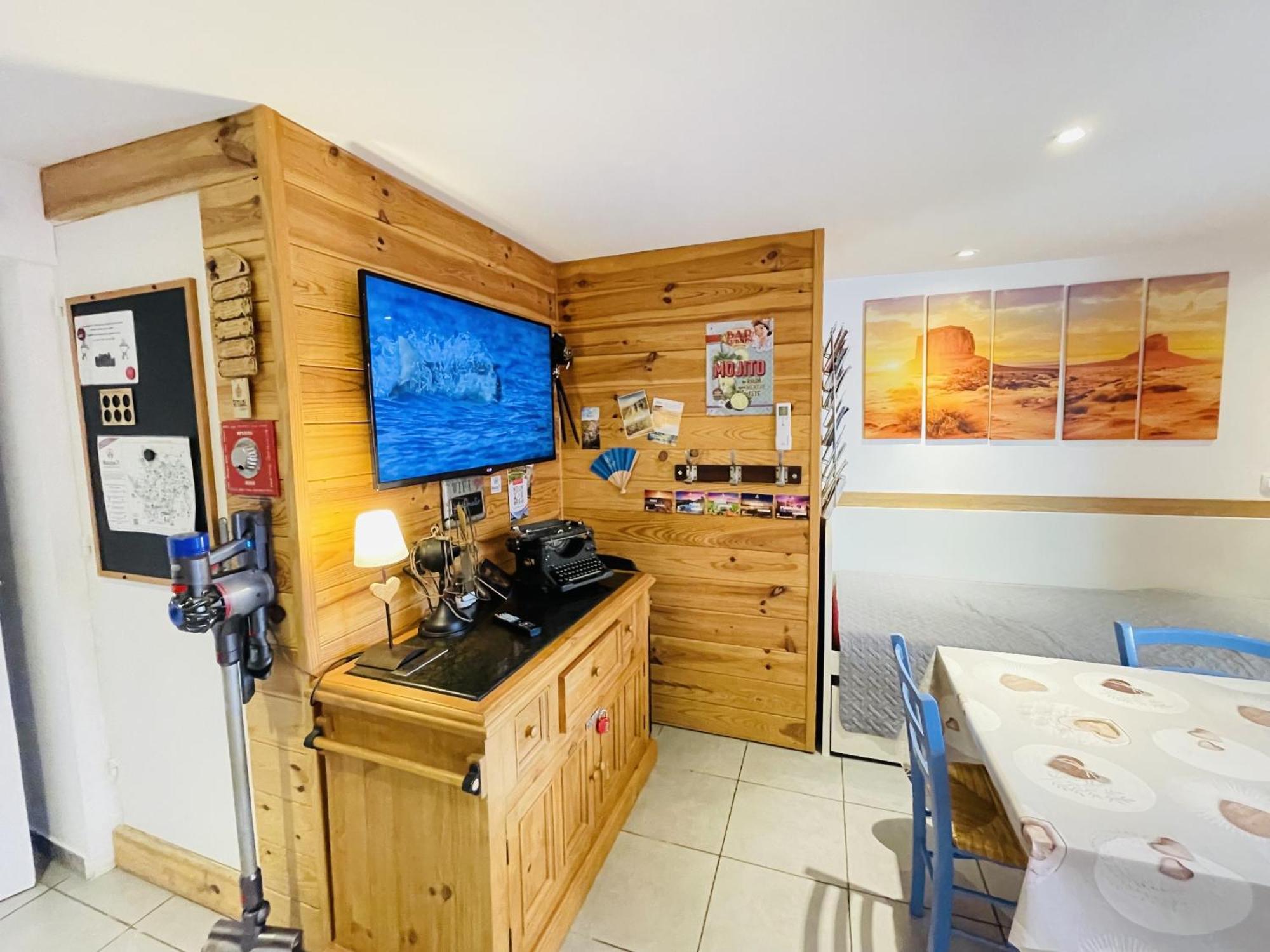 Le Lodge Spa Saint-Laurent-d'Andenay Esterno foto