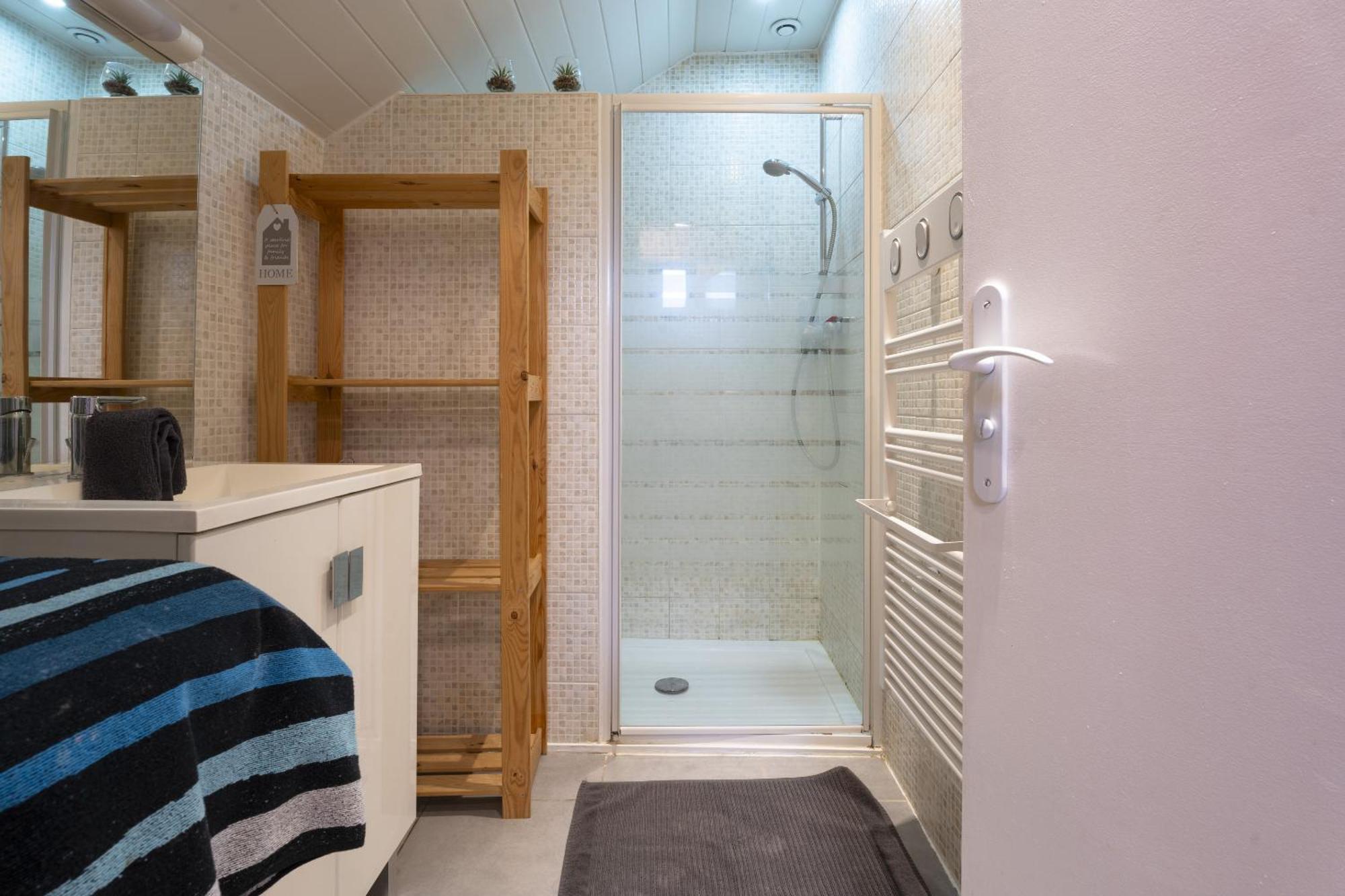 Le Lodge Spa Saint-Laurent-d'Andenay Esterno foto