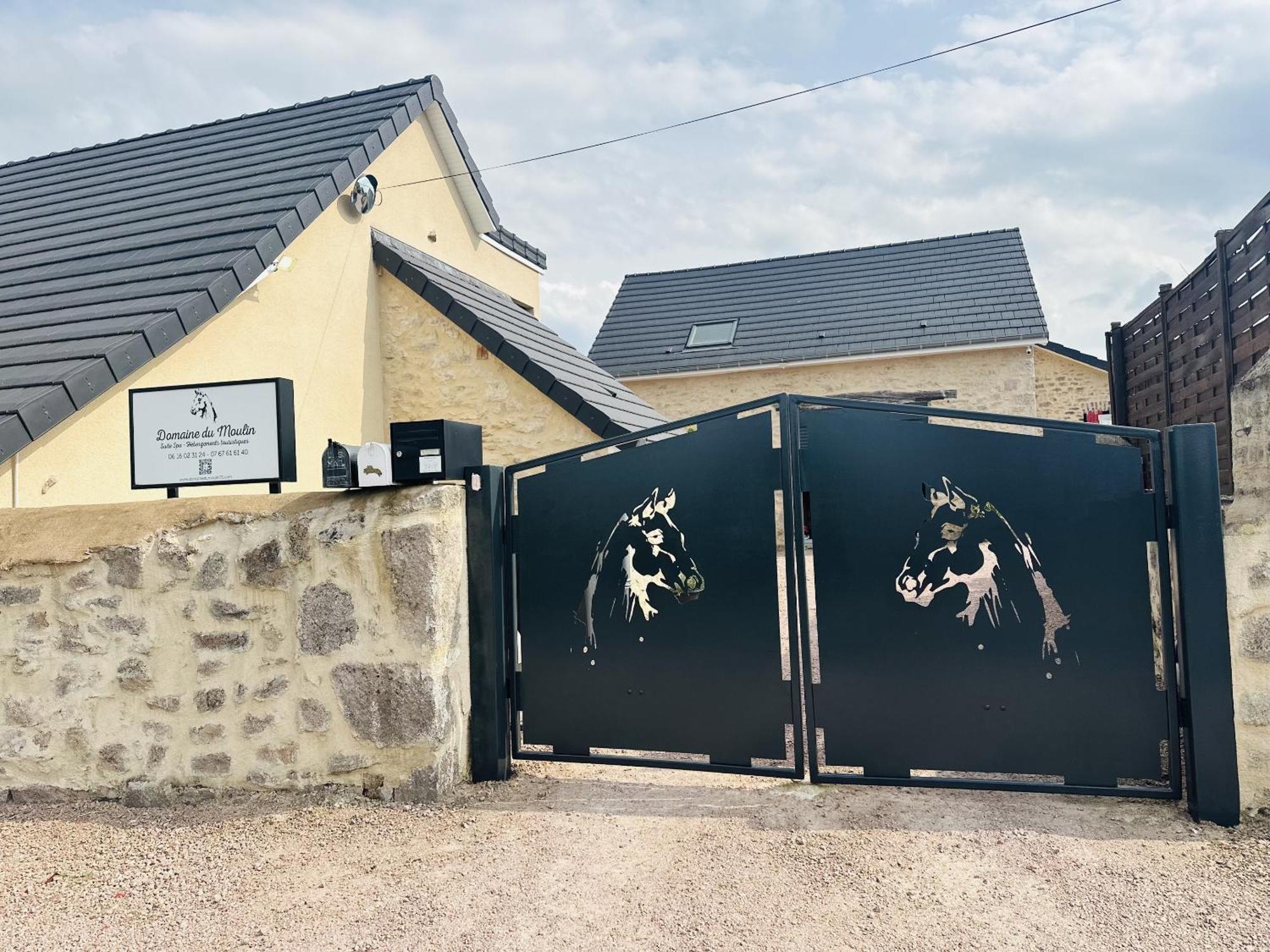 Le Lodge Spa Saint-Laurent-d'Andenay Esterno foto