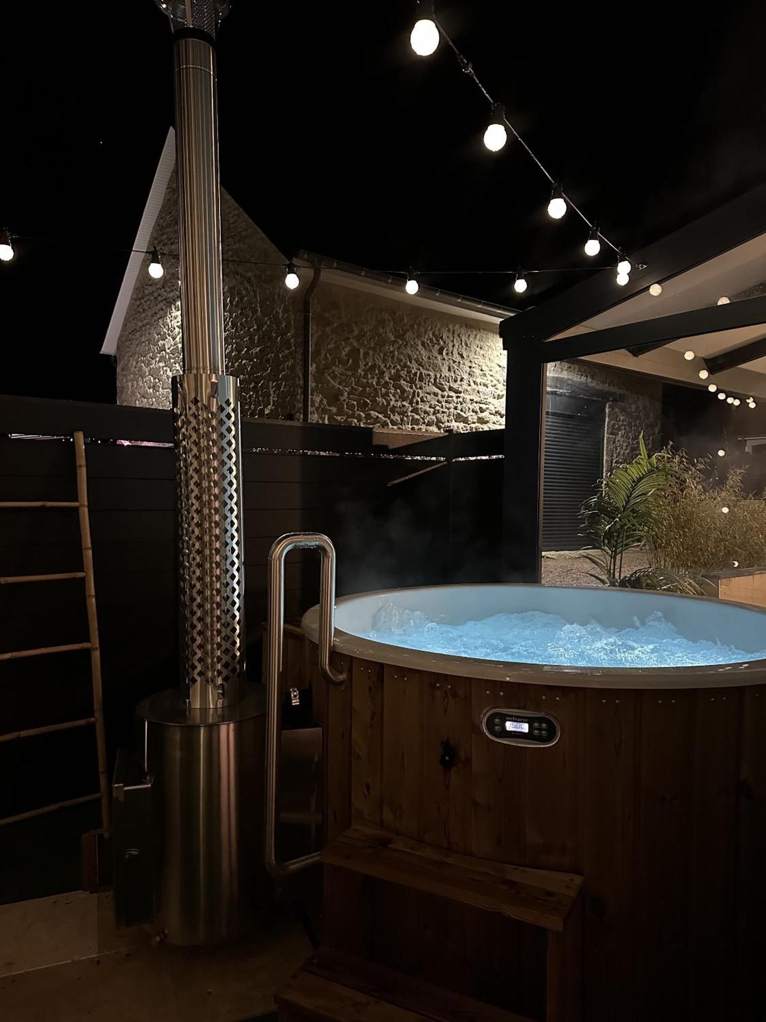 Le Lodge Spa Saint-Laurent-d'Andenay Esterno foto